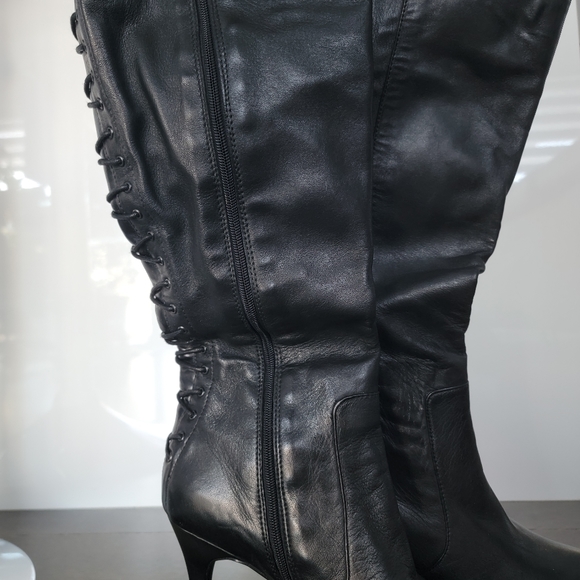 Black high boots - Picture 2 of 5